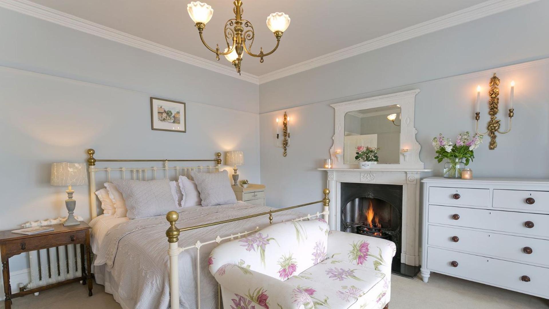 Bay House Villa Бiuмарис Екстериор снимка